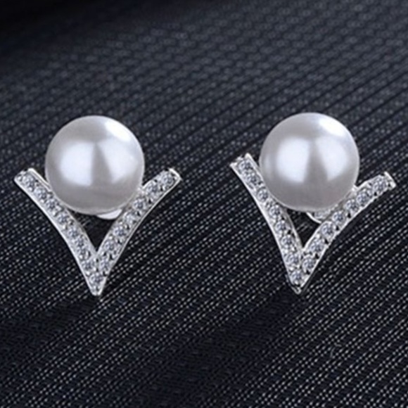 Silver V-shaped White Pearl & CZ Stud Earrings - Picture 4 of 7
